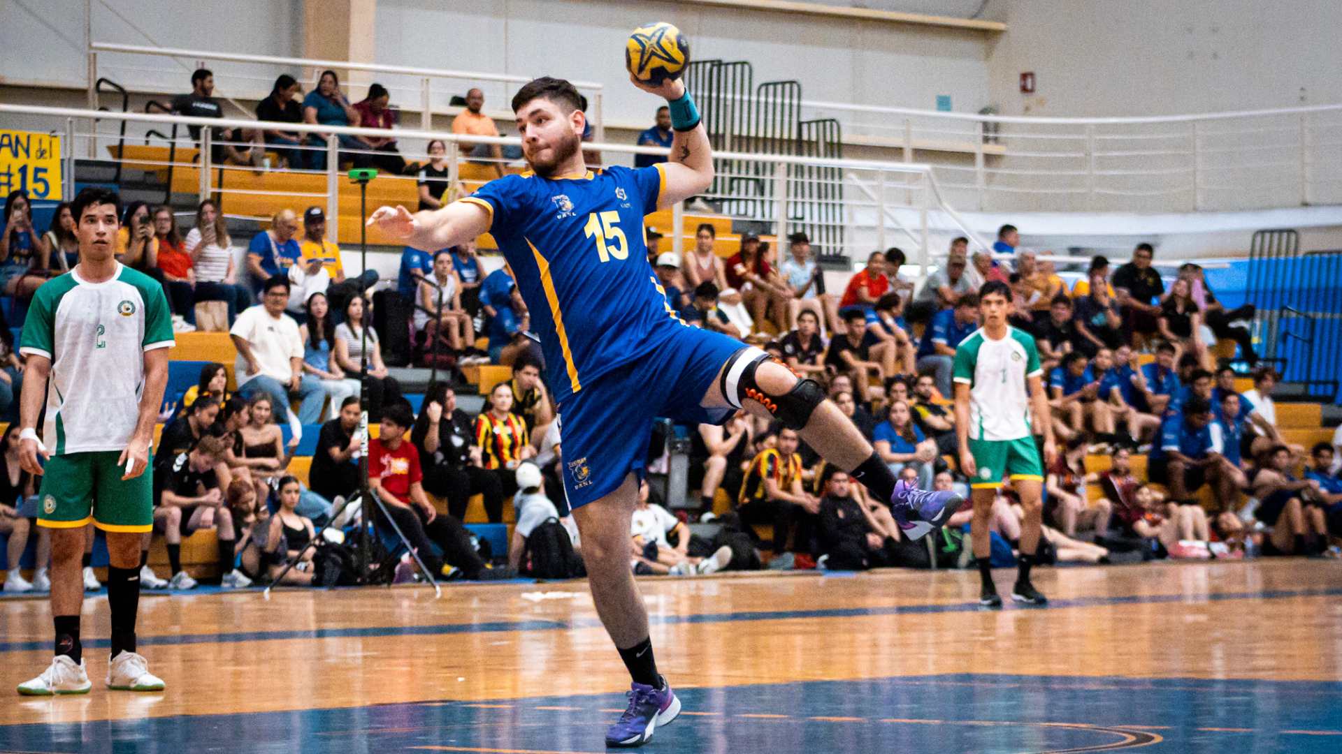 Los equipos varonil y femenil de handball lograron su primer título en los campeonatos organizados por la ANUIES que se celebraron en la duela del Polideportivo Tigres.