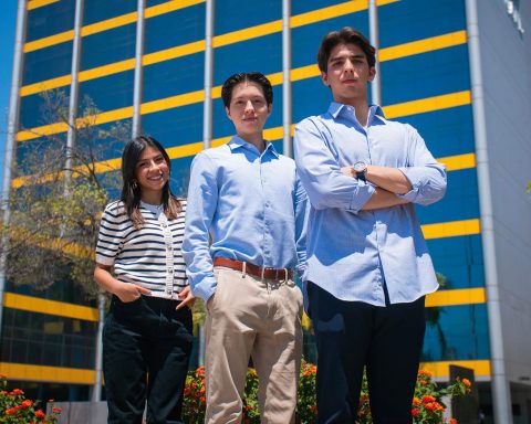 Con visión estratégica y vocación de liderazgo, tres estudiantes de la Facultad de Economía de la UANL conquistaron el primer lugar del Programa Interuniversitario de Finanzas Públicas y Desarrollo Profesional de Banorte.